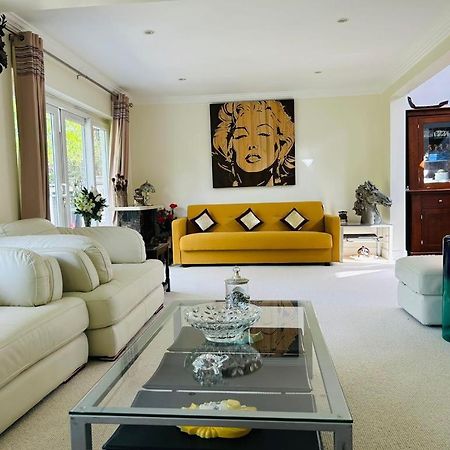 Serene Spacious Room Staines-upon-Thames Esterno foto