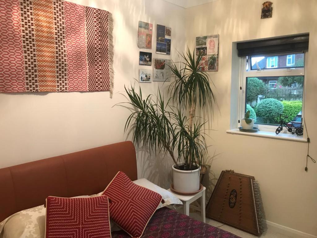 Serene Spacious Room Staines-upon-Thames Esterno foto