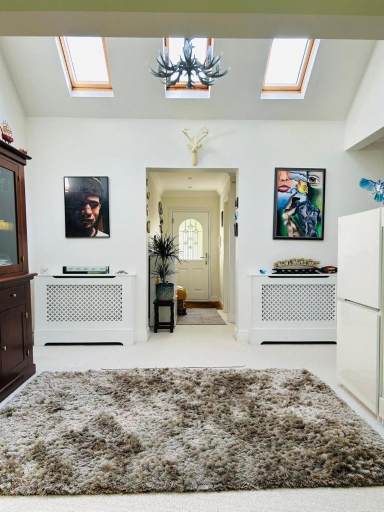 Serene Spacious Room Staines-upon-Thames Esterno foto